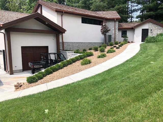 Shrub trimming and mulching